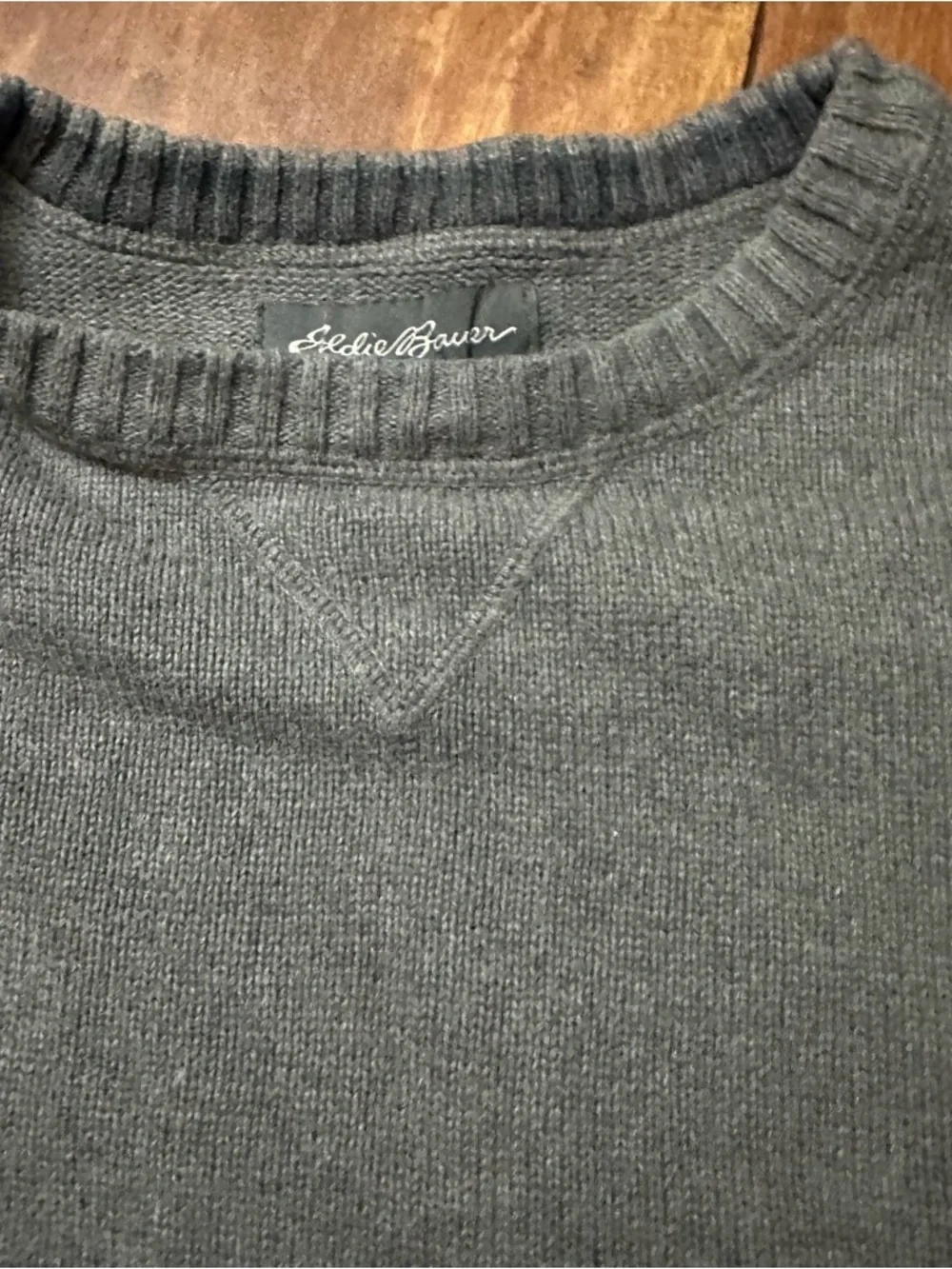Eddie Bauer Men's Dark Gray Crewneck Sweater - Picture 7 of 7